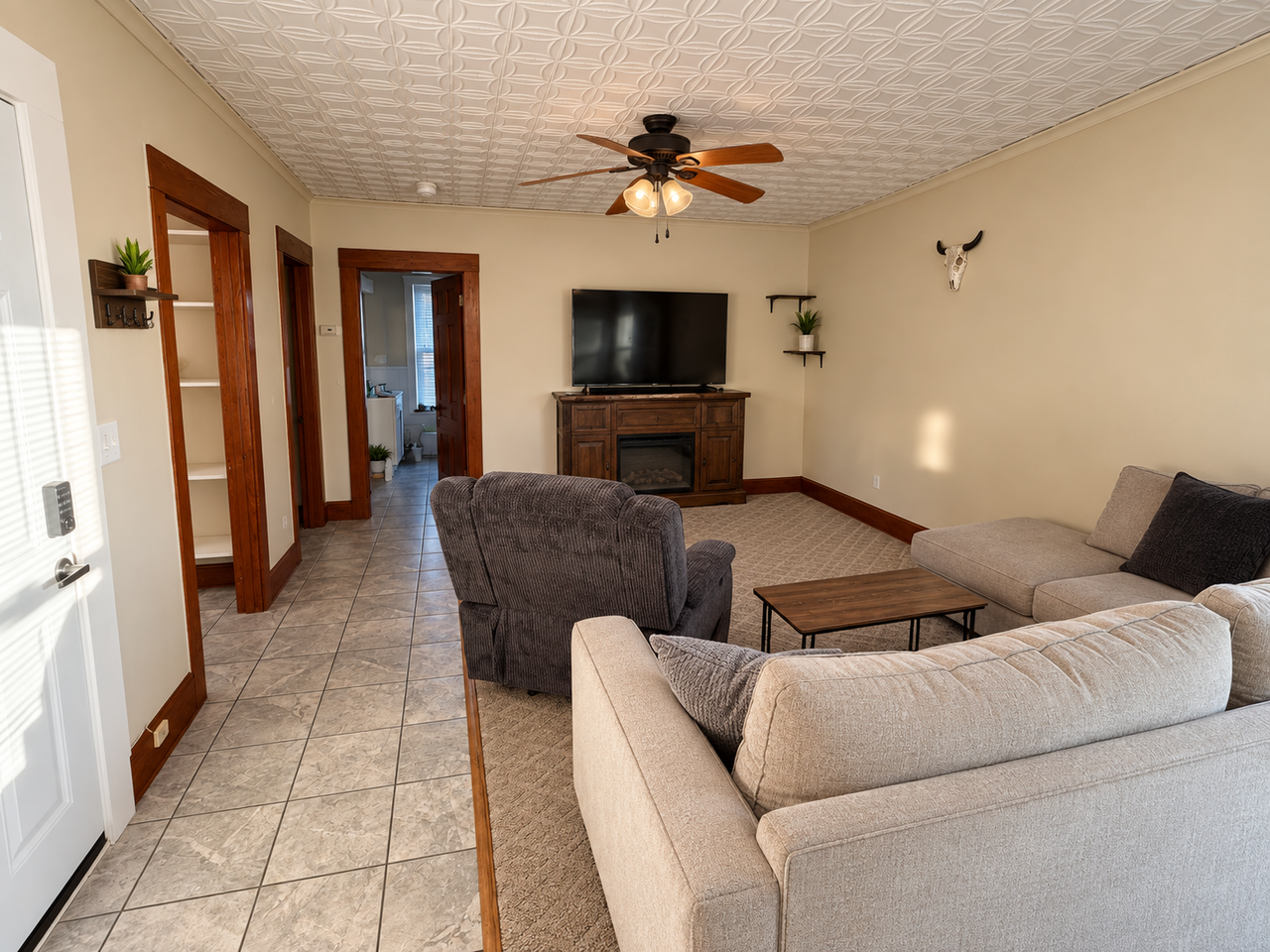 103 Vine St #2B - Photo 2 of 10