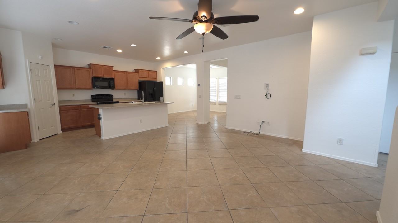 5730 W Gwen St #NA - Photo 2 of 32