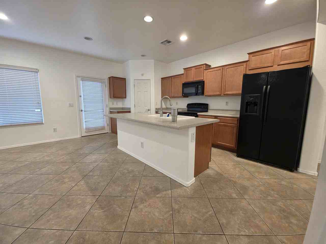 5730 W Gwen St #NA - Photo 3 of 32