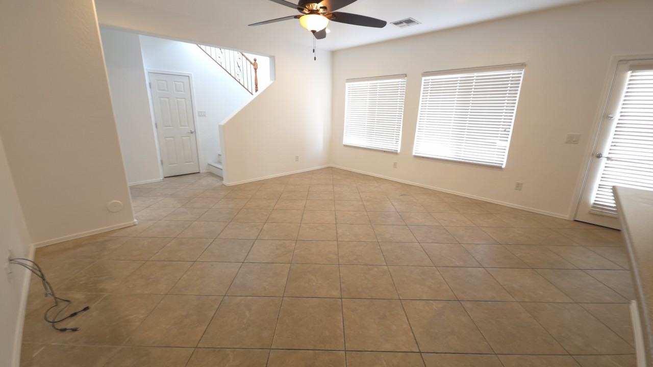5730 W Gwen St #NA - Photo 5 of 32