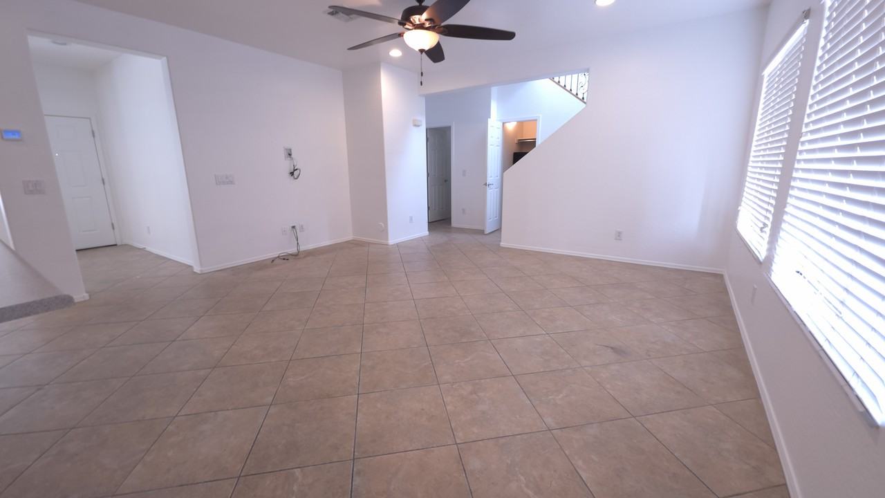 5730 W Gwen St #NA - Photo 6 of 32