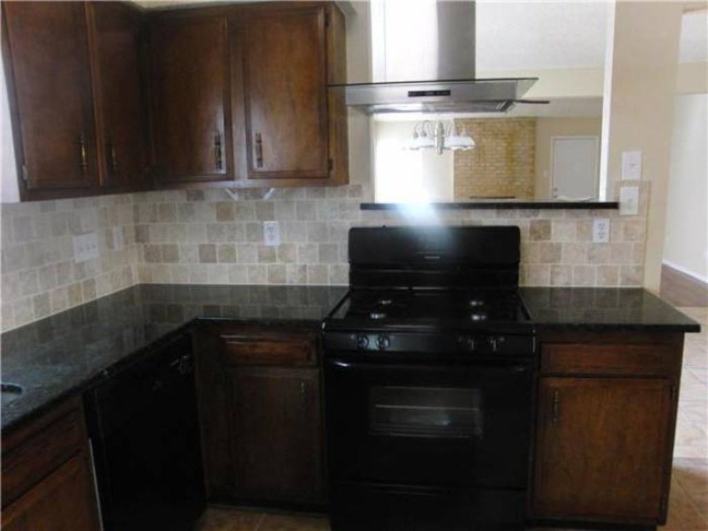 13187 Mill Stone Dr - Photo 2 of 7