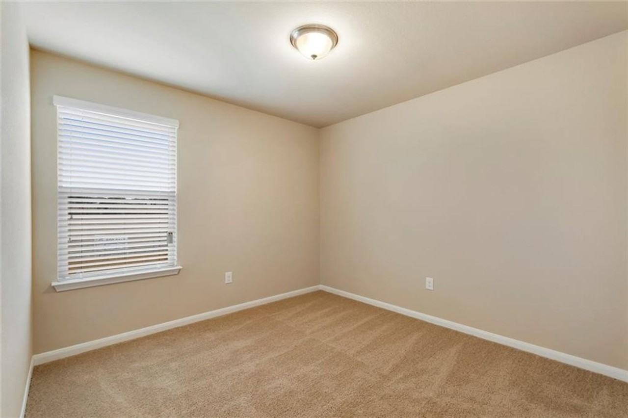 944 Palo Duro Loop - Photo 2 of 21