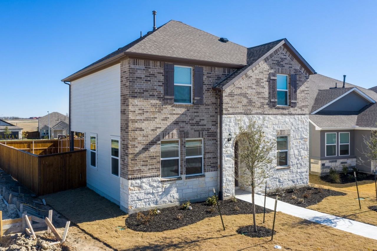 103 Thurman Holt Rd - Photo 2 of 32