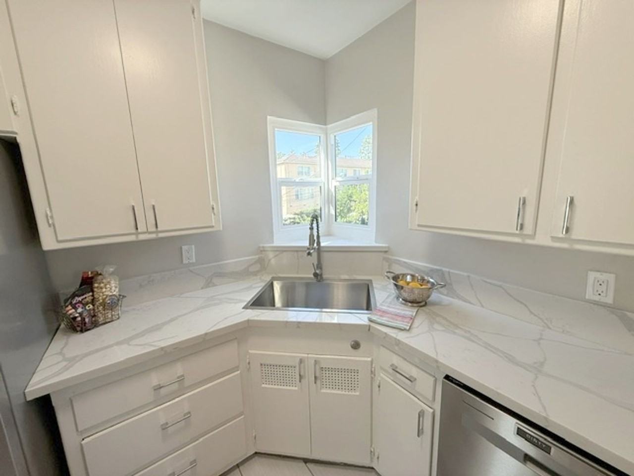 2318 Mira Vista Ave - Photo 6 of 20