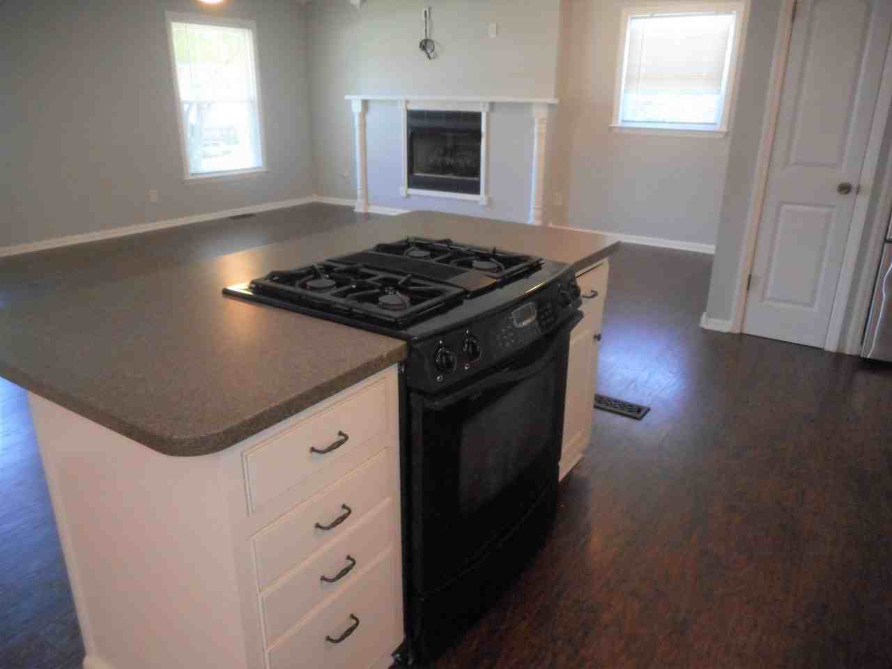 1611 Fieldcrest Cir - Photo 7 of 20