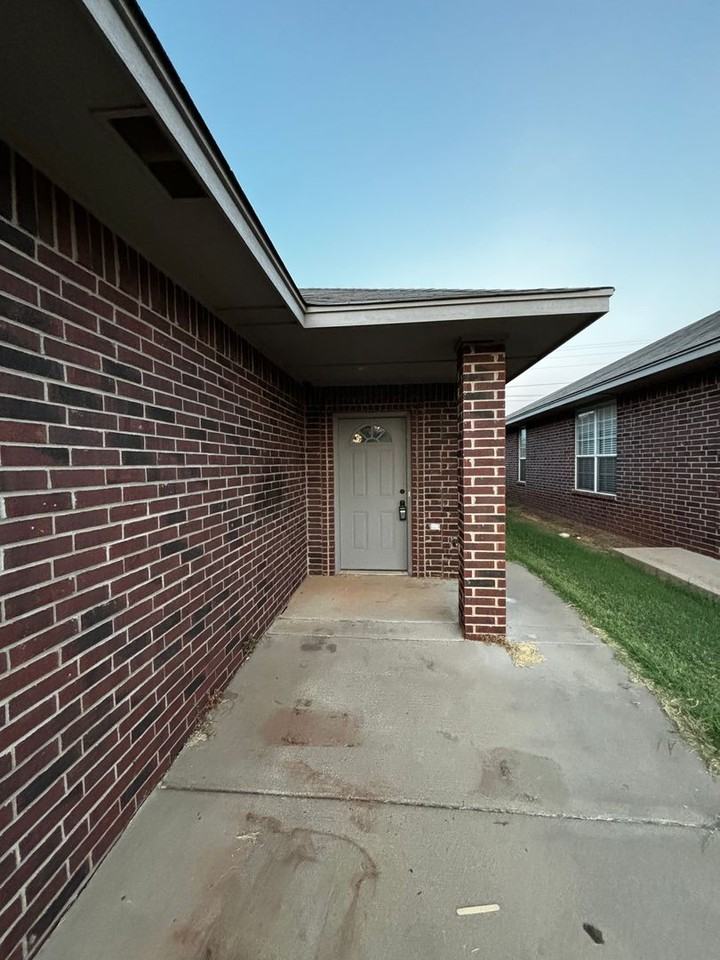1304B Garden Gate Dr
