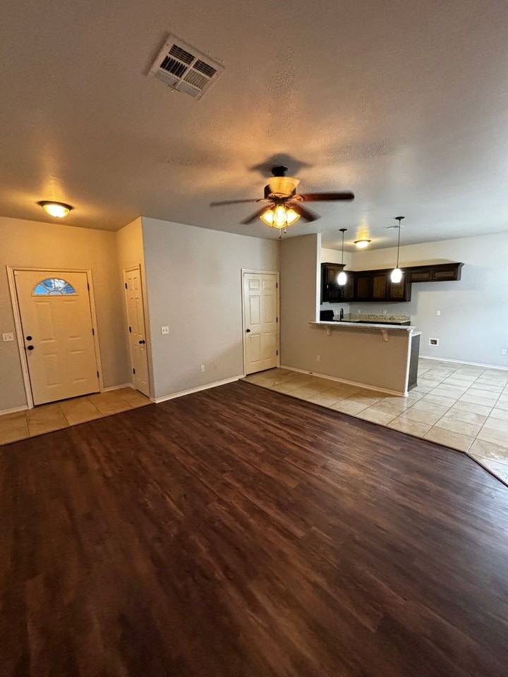 1304B Garden Gate Dr - Photo 2 of 23