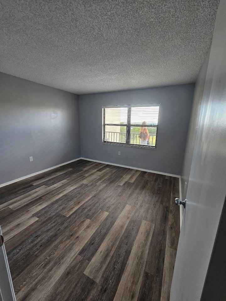 900 Cove Cay Dr #5H - Photo 2 of 10