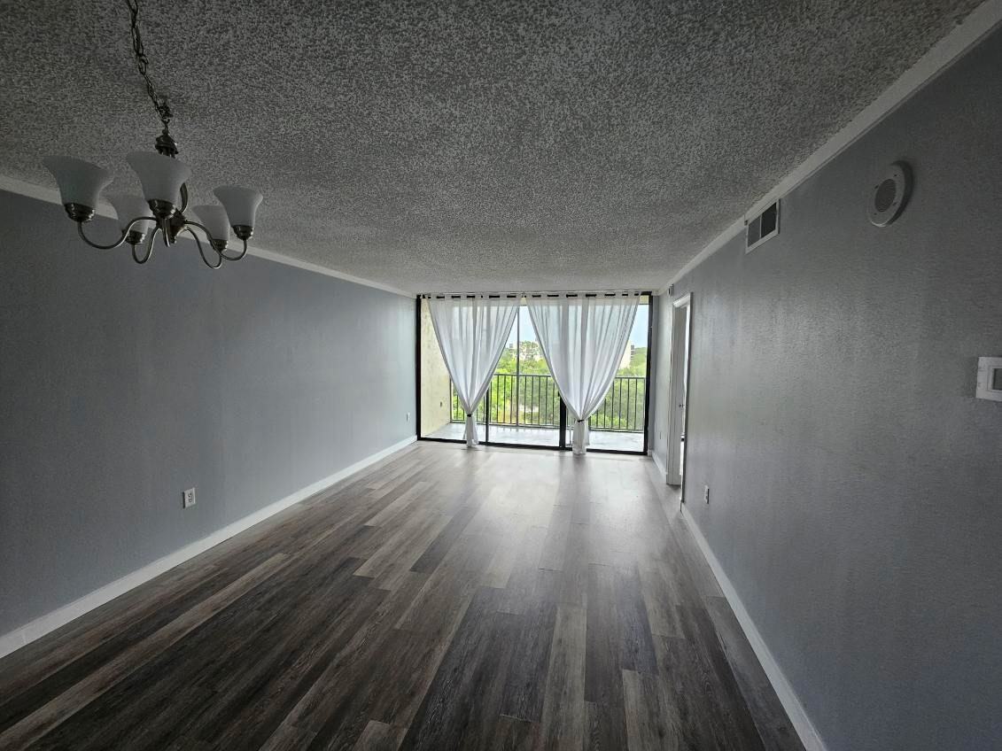 900 Cove Cay Dr #5H - Photo 3 of 10