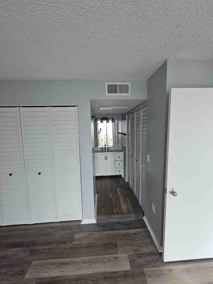 900 Cove Cay Dr #5H - Photo 4 of 10