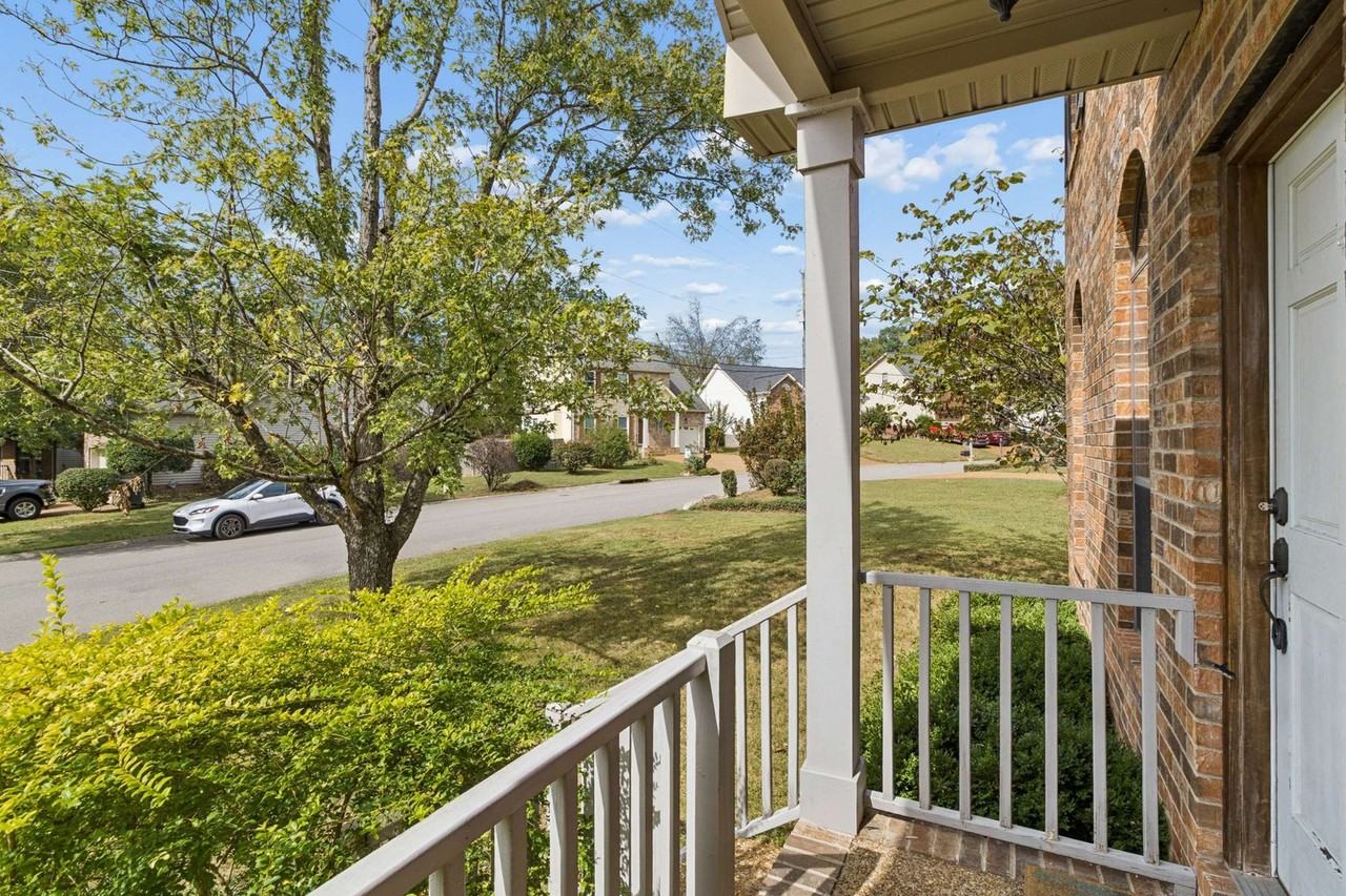 7729 Poplar Ridge Dr - Photo 4 of 41