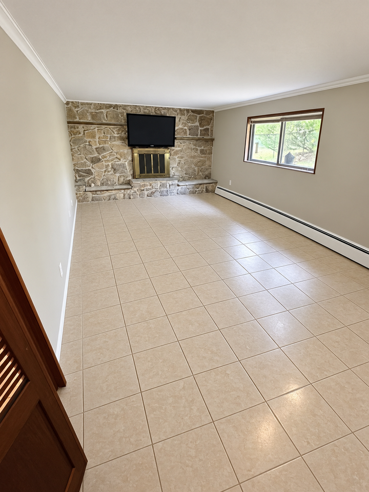 1918 Carriage Way - Photo 4 of 17