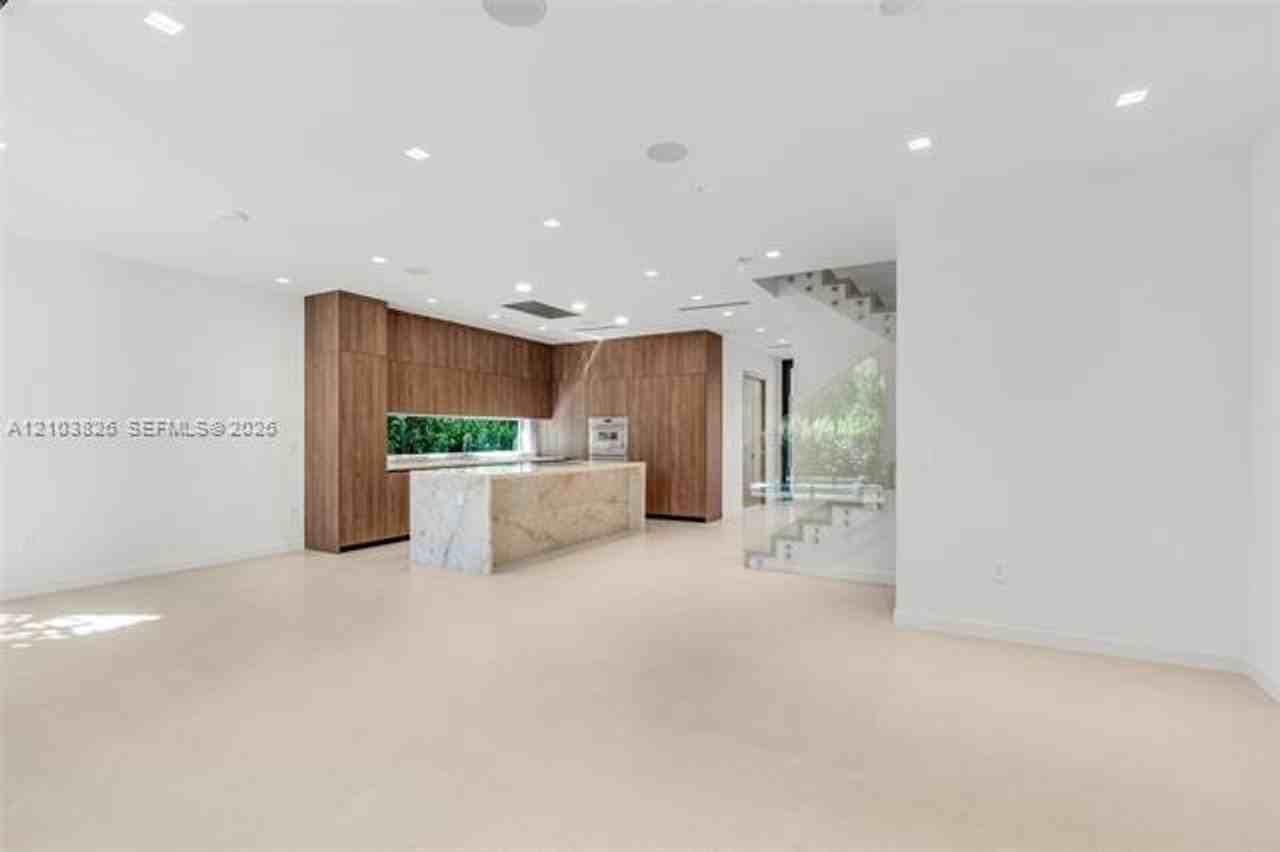 3171 3171 Matilda St th 3173 - Photo 7 of 39