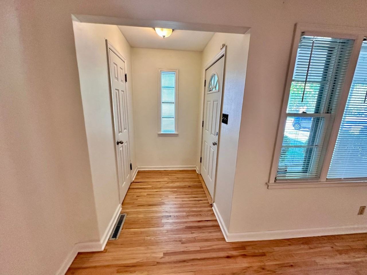 829 S Watson Ln - Photo 2 of 20