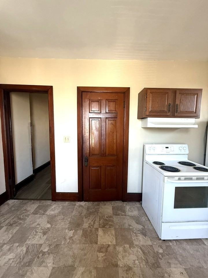 25 E High St - Photo 2 of 17