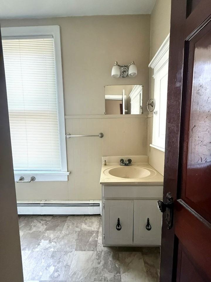 25 E High St - Photo 5 of 17