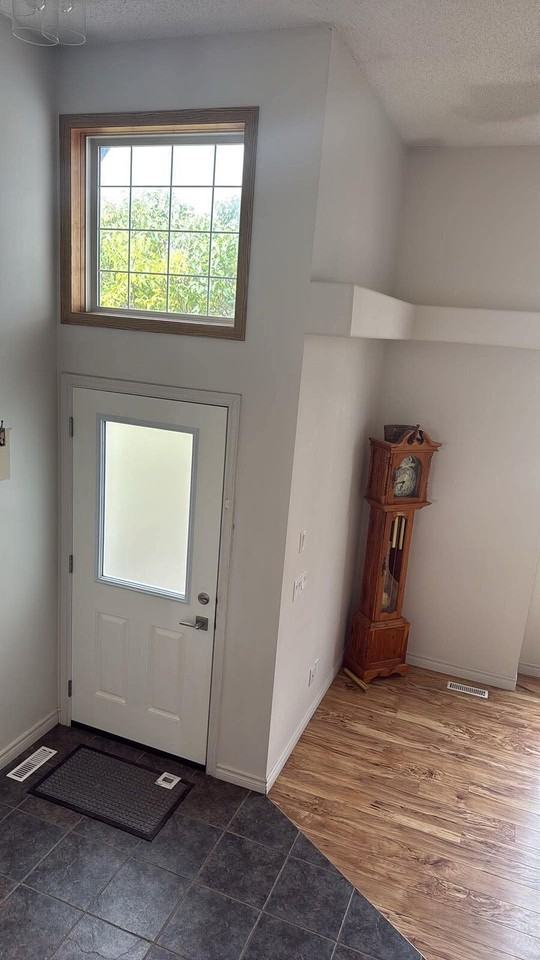 438 Country Hills Dr Nw - Photo 3 of 18