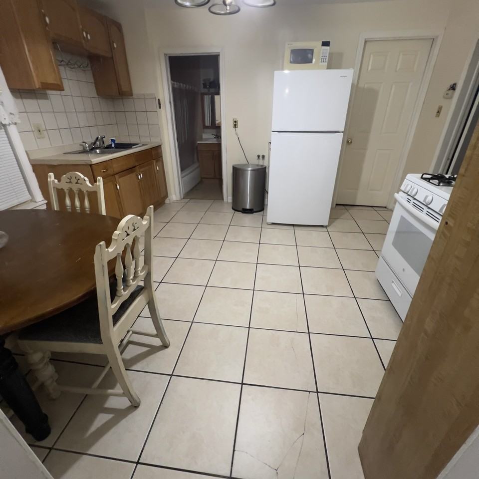 11 Cady St #1R - Photo 2 of 10