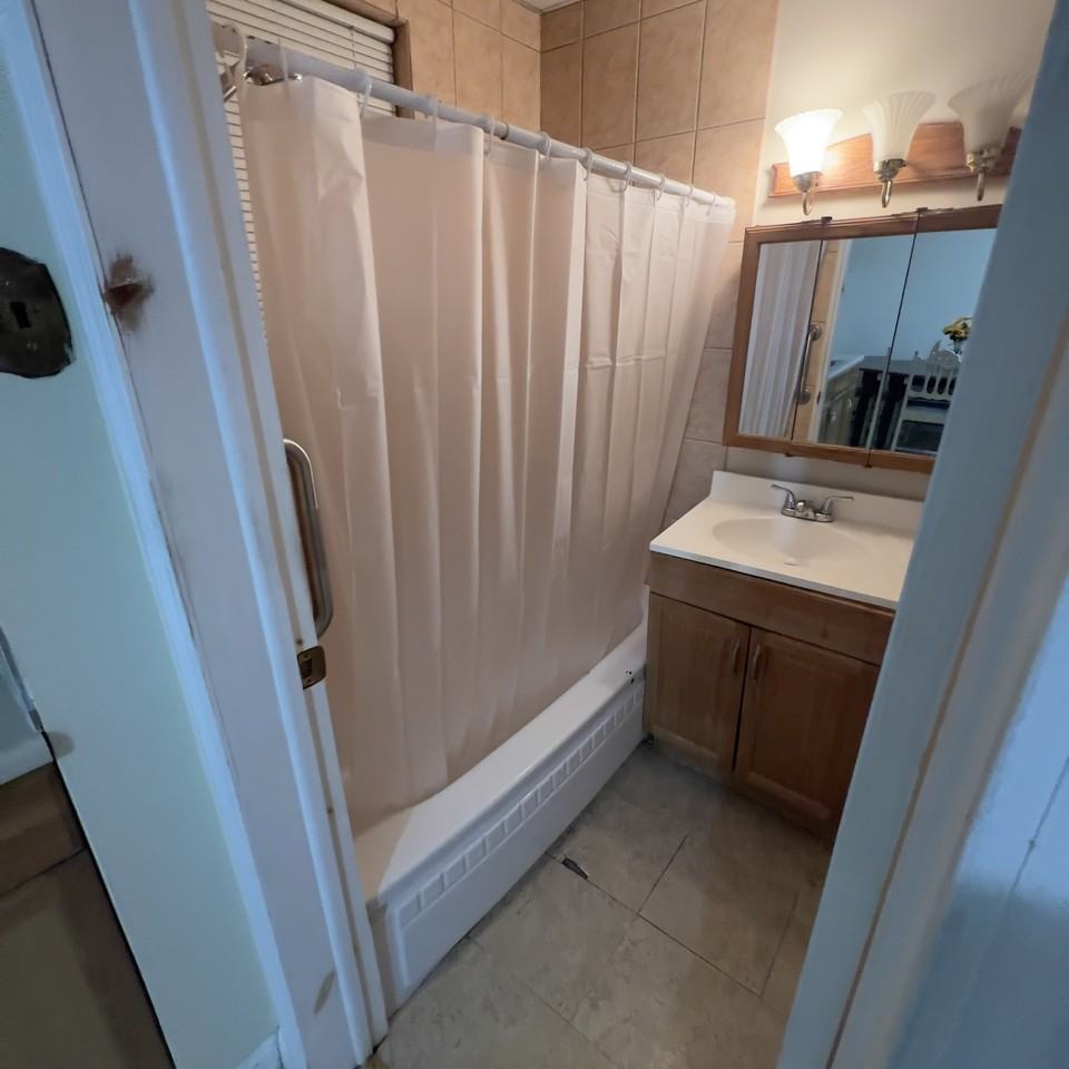 11 Cady St #1R - Photo 7 of 10