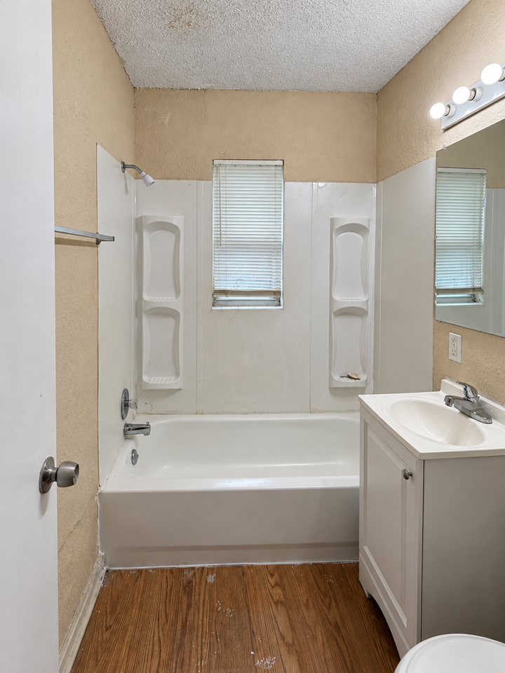 1902 Maclean Rd - Photo 7 of 8