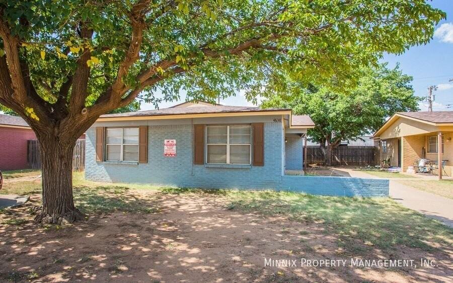 4612 52nd St #B - Photo 3 of 20