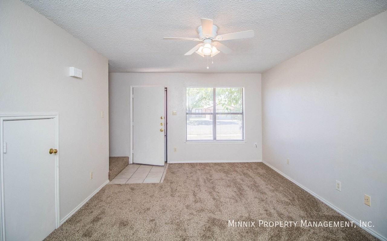 5804 6th St #A - Photo 5 of 17