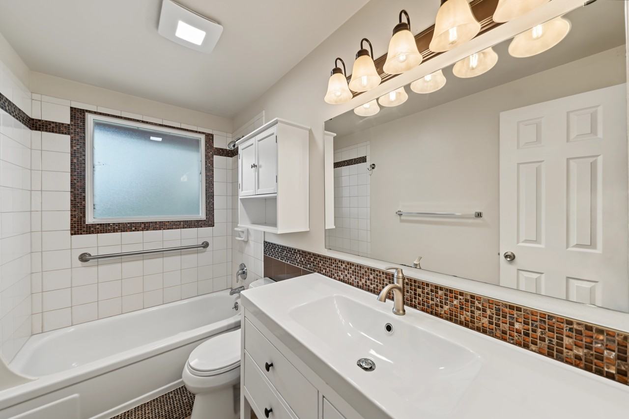 1011 Emerson Pl - Photo 6 of 15