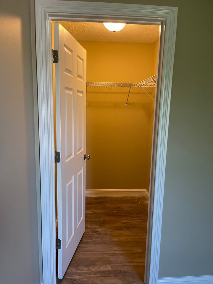 391 N 1st St #3 - Photo 5 of 8
