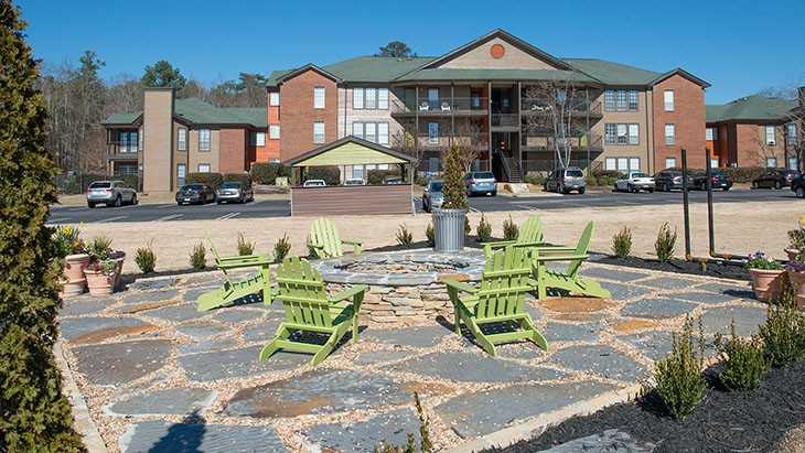 The Hub at Auburn Apartment Homes - Photo 3 of 32