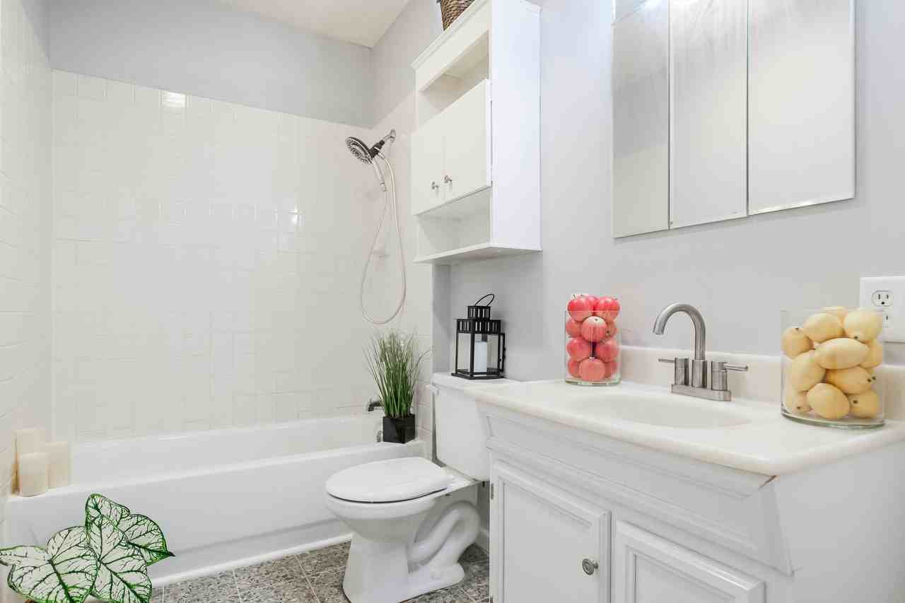 13316 Cherry St - Photo 2 of 4