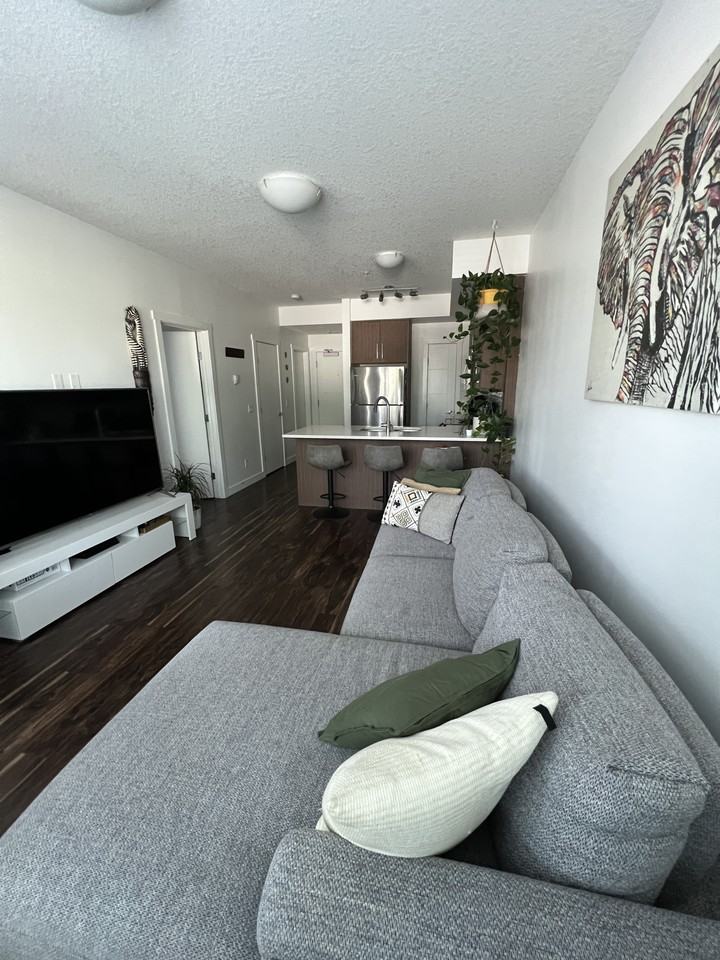 605 17 Avenue Northwest - Photo 4 of 17