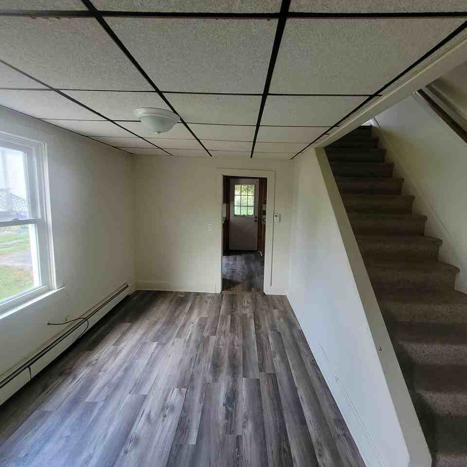 621 Riverside Dr - Photo 2 of 9