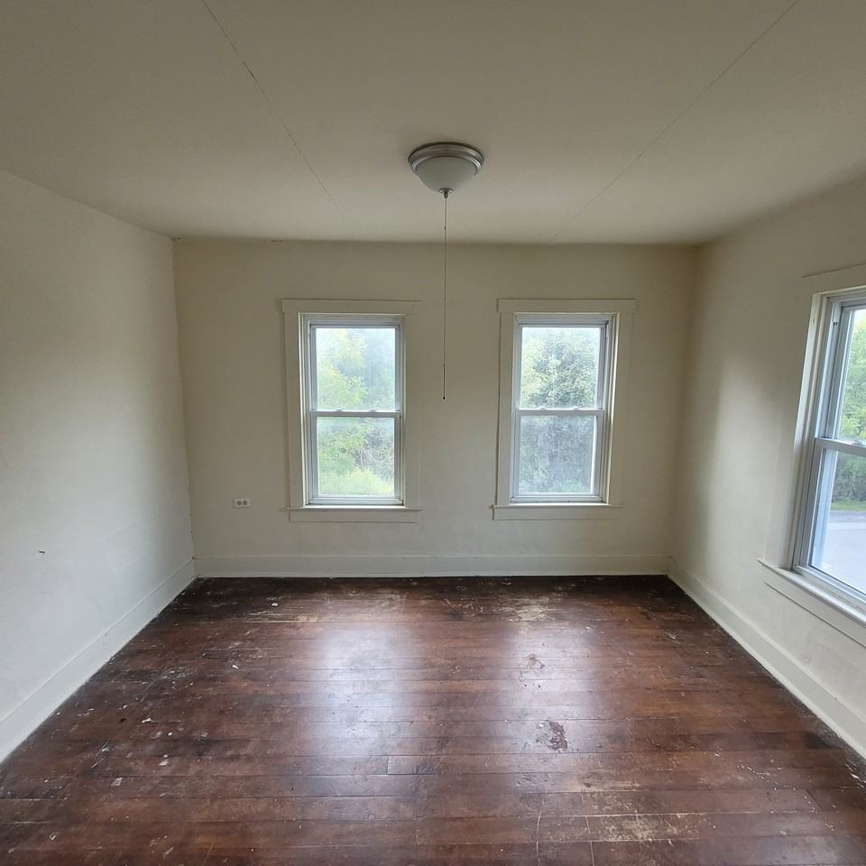621 Riverside Dr - Photo 6 of 9