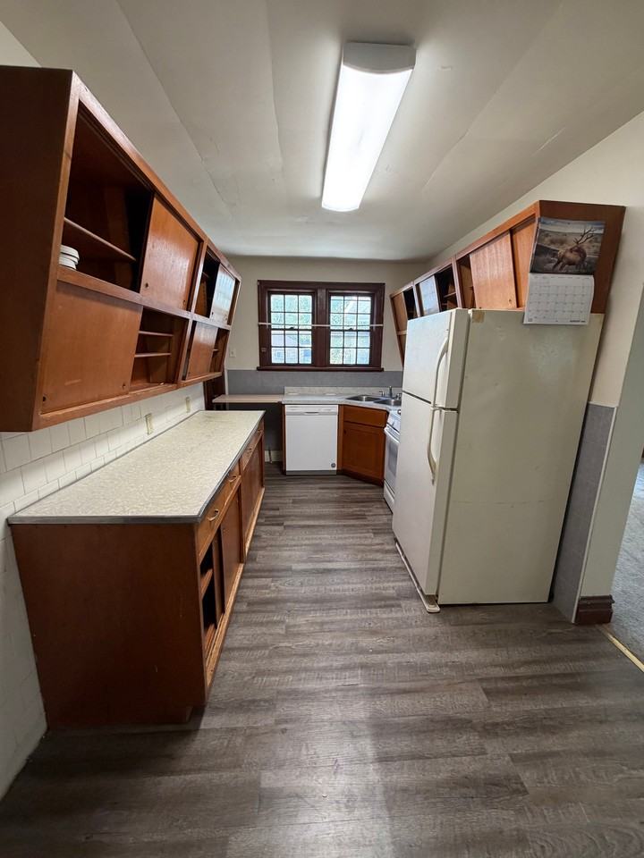 103 Jefferson Ave #B - Photo 3 of 13