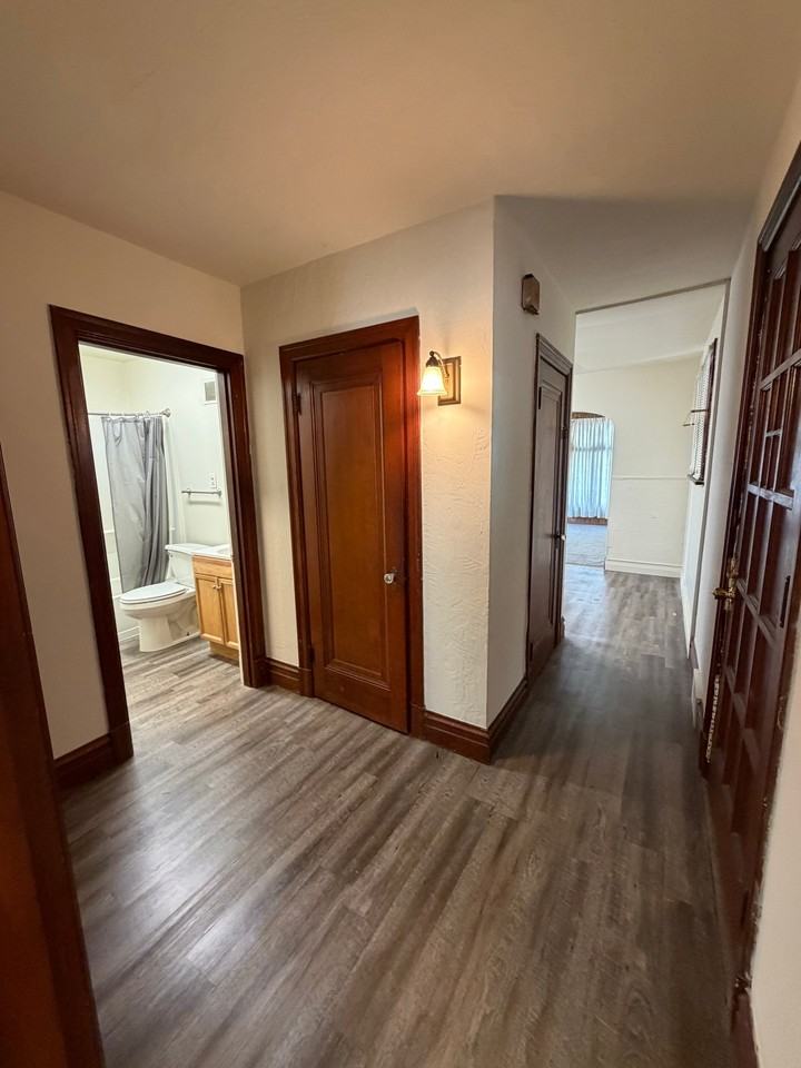 103 Jefferson Ave #B - Photo 4 of 13