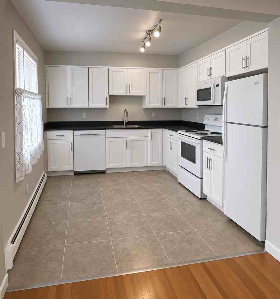 604 9th St S #10 - Photo 2 of 8