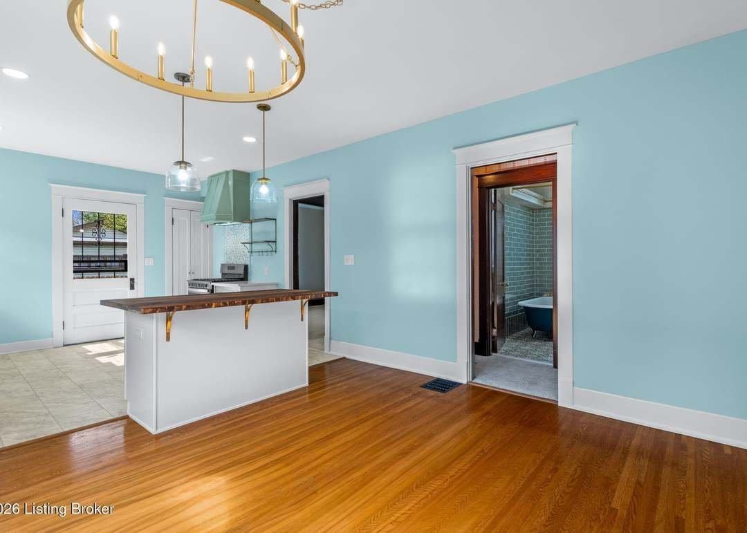731 S Barbee Way - Photo 4 of 20