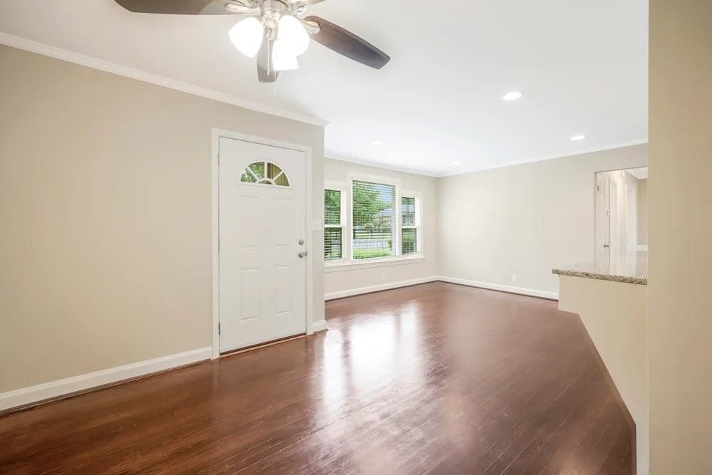 2438 Autumn Dr - Photo 3 of 13