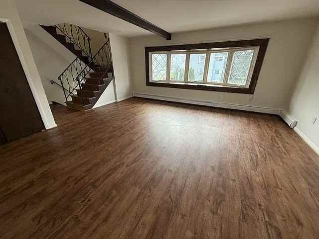 178 Wardwell St #178 - Photo 3 of 18