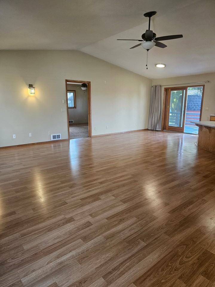 505 Bayview Dr - Photo 7 of 24