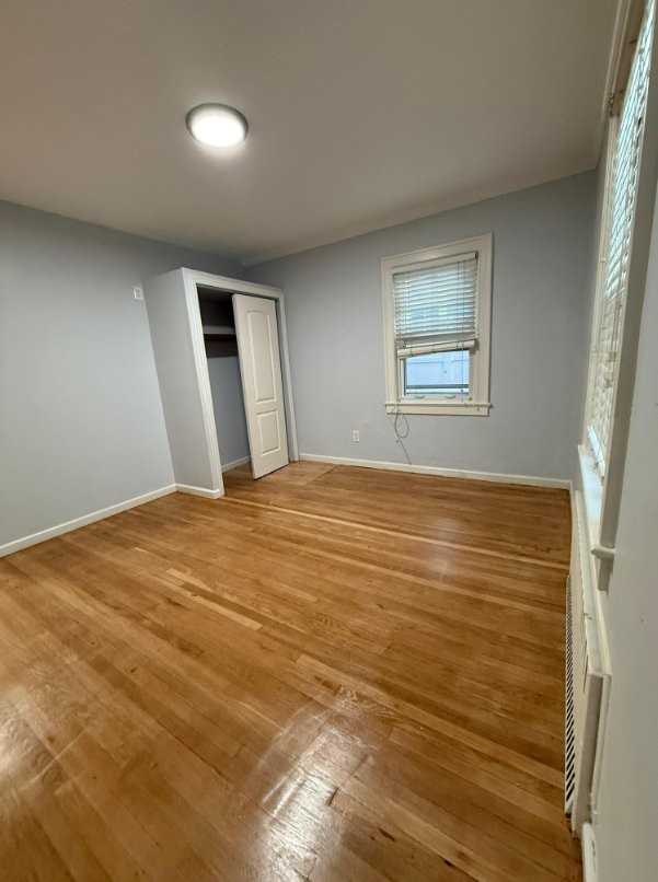 290 Roberts Ave - Photo 4 of 10