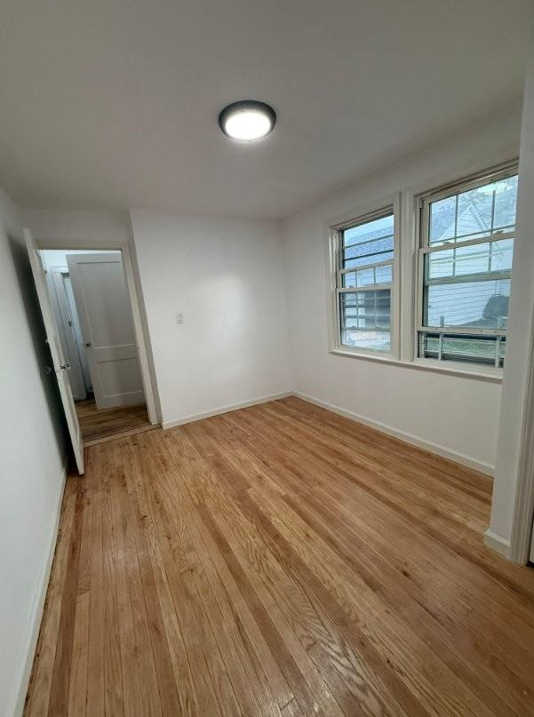 290 Roberts Ave - Photo 6 of 10