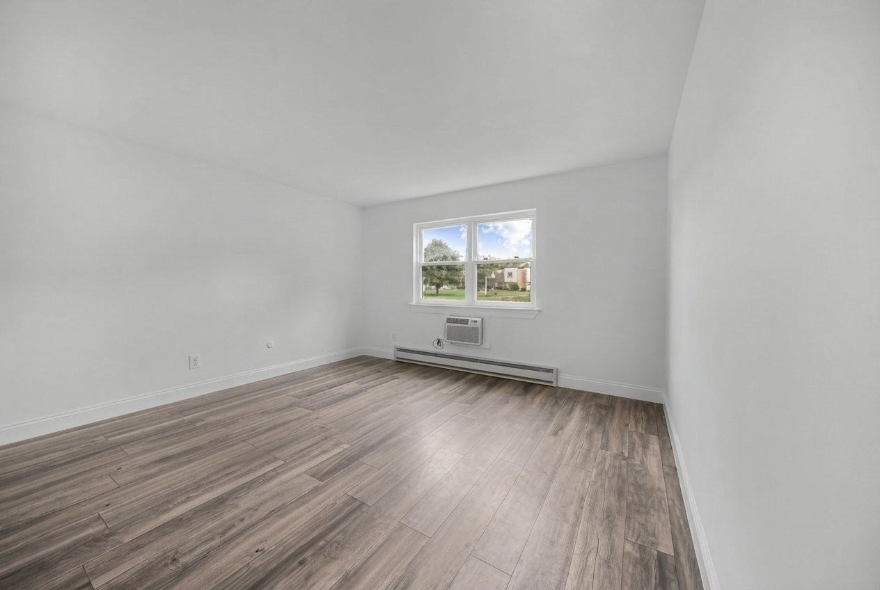 798 Eves Dr #3F - Photo 3 of 20