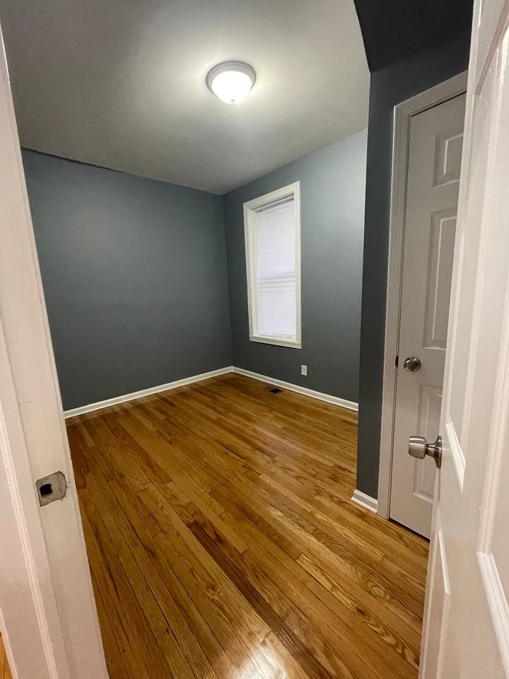 5924 S Rockwell St #1 - Photo 3 of 7