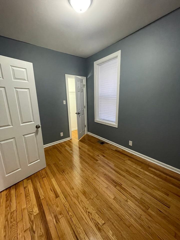 5924 S Rockwell St #1 - Photo 6 of 7
