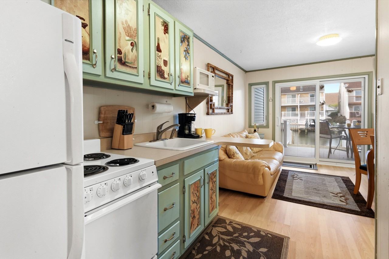 512 Robin Dr #2 - Photo 4 of 10