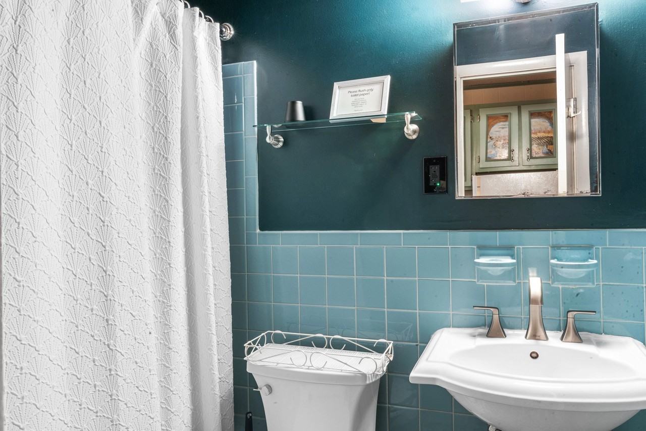 512 Robin Dr #2 - Photo 7 of 10