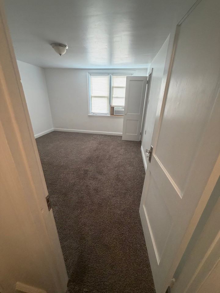 142 W 21st St - Photo 7 of 20