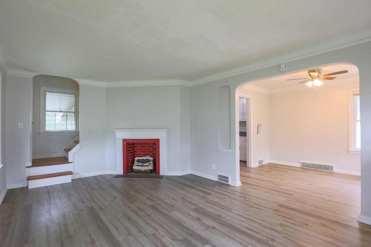 19501 Muskoka Ave #1 - Photo 6 of 49